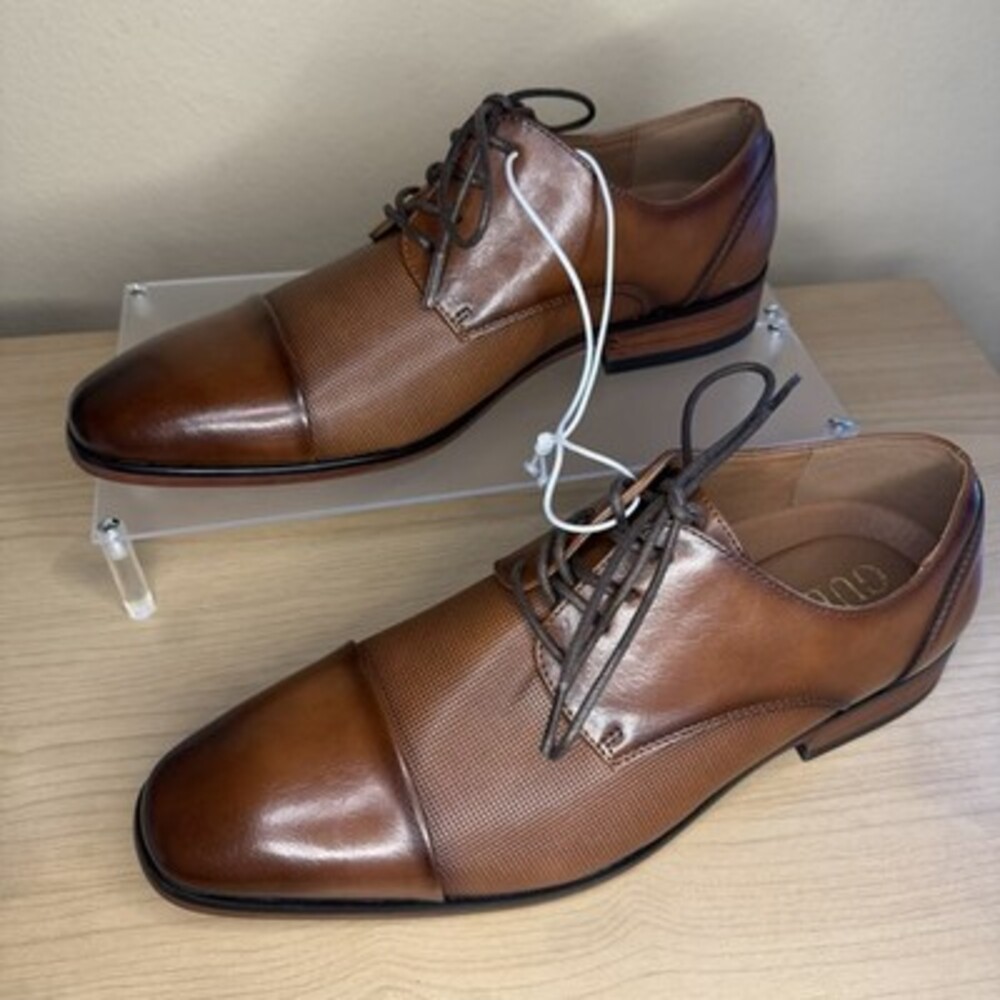 Men’s 8.5 GUESS Shelly Oxford Dress Shoes Medium Brown Faux Leather Cap Toe